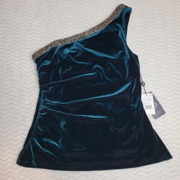 NWT Adrianna Papell Beaded One Shoulder Velvet Top in Hunter Green Size 2 - Picture 2 of 10